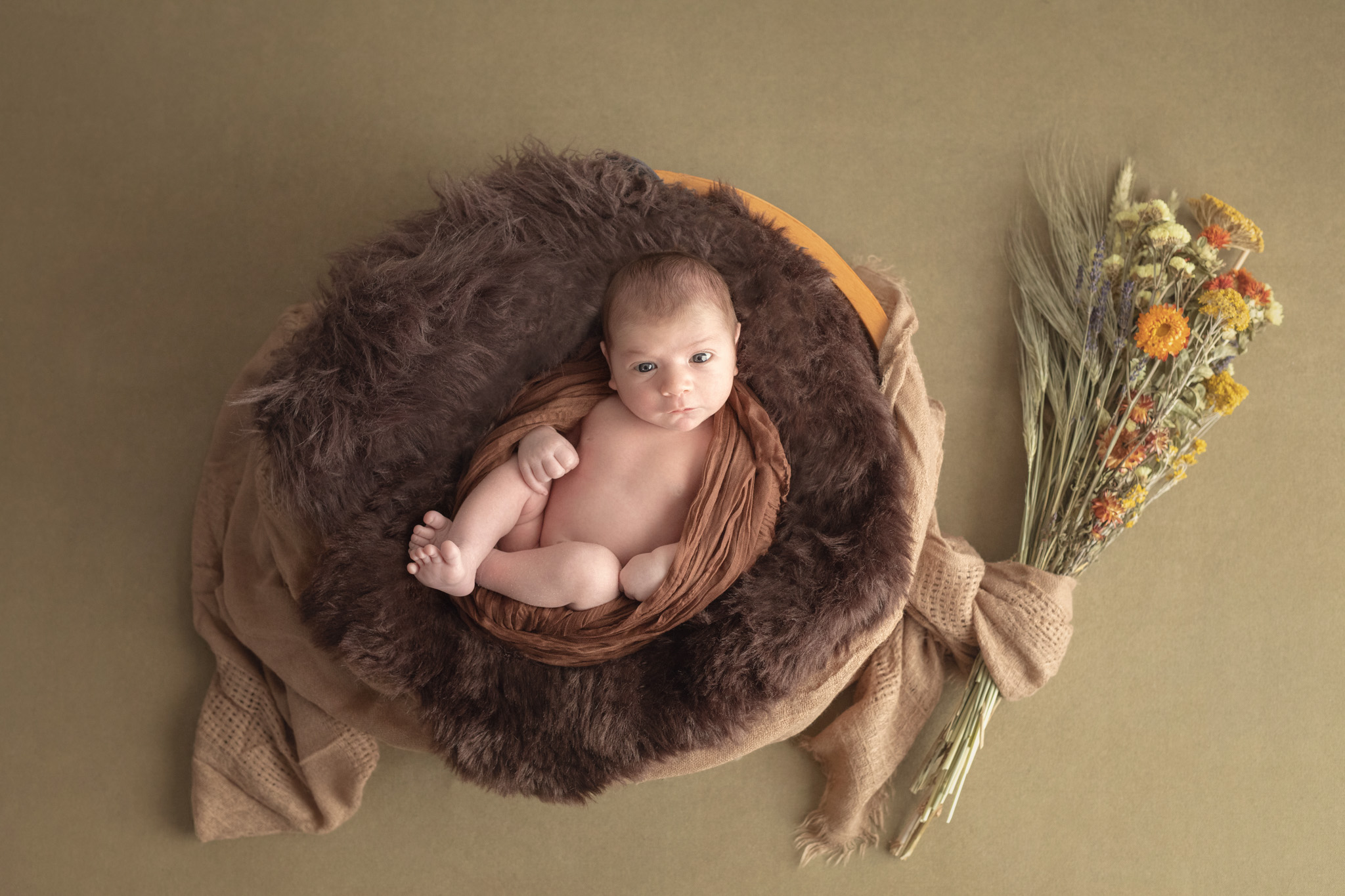 photo artistique nouveau-né bébé fleurs prop rond bol garçon lot-et-garonne marmande tonneins virazeil