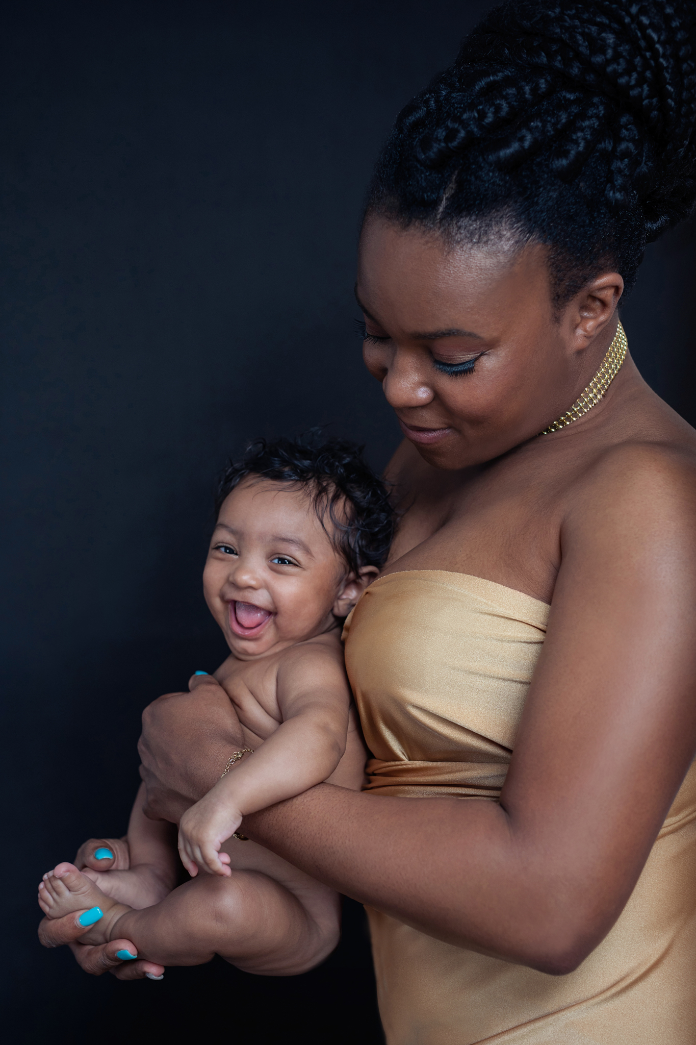 photo artistique bébé nouveau-né lot-et-garonne marmande tonneins virazeil sourire maman