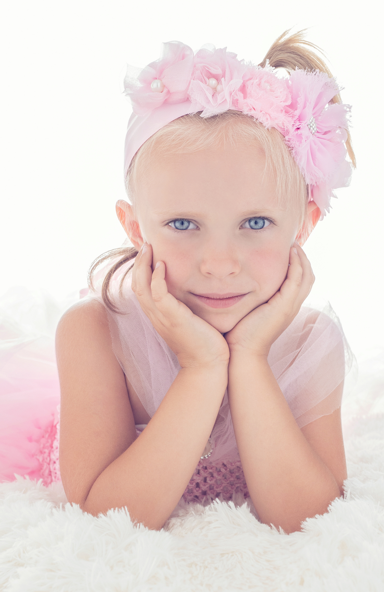 petite fille contre-jour fleurs rose photo portrait studio lot-et-garonne marmande tonneins virazeil